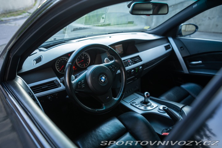 BMW M5  2006
