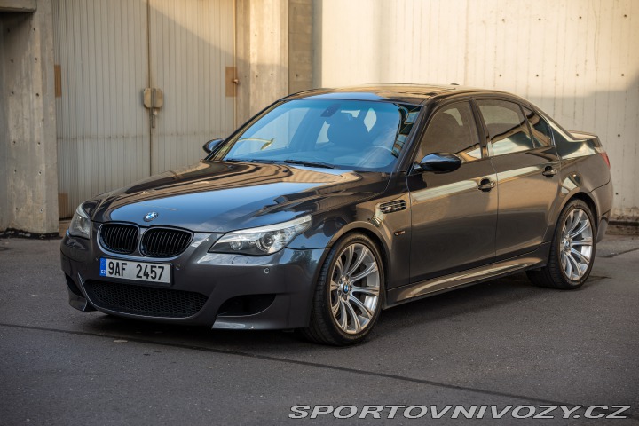 BMW M5  2006