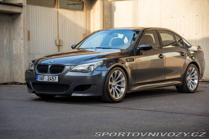 BMW M5  2006