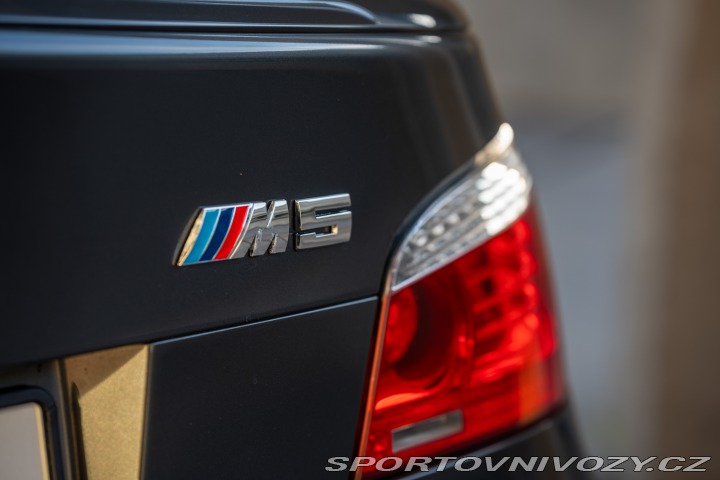 BMW M5  2006