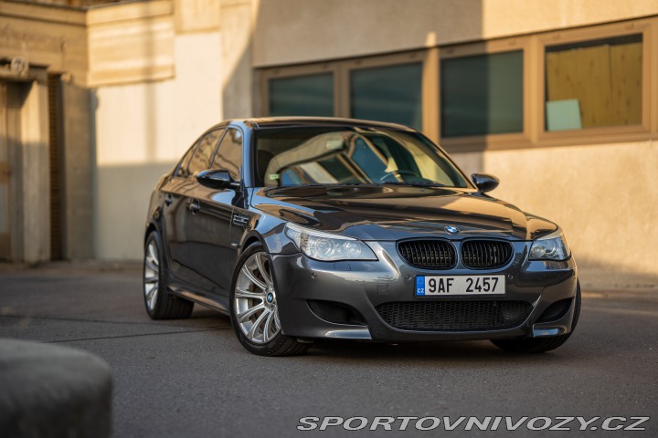 BMW M5  2006