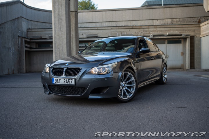 BMW M5  2006