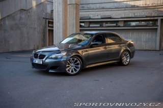 BMW M5  2006