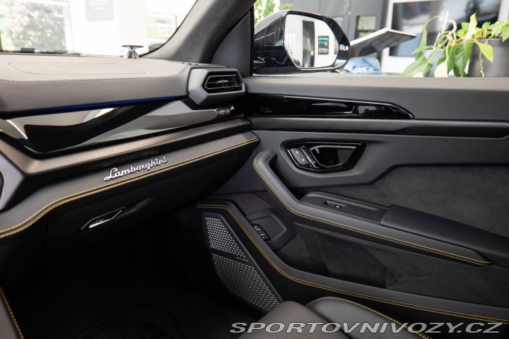 Lamborghini Urus SE 1800