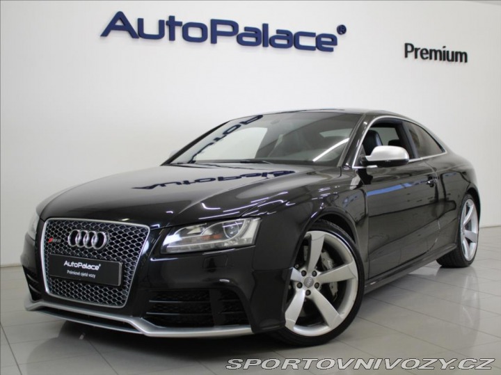 Audi RS5 4,2 V8 331kW B&O 1.ma 2011
