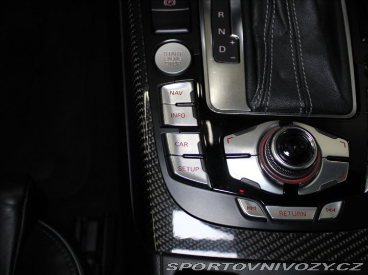 Audi RS5 4,2 V8 331kW B&O 1.ma 2011