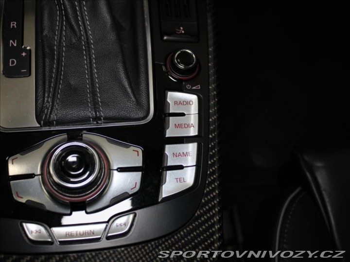 Audi RS5 4,2 V8 331kW B&O 1.ma 2011