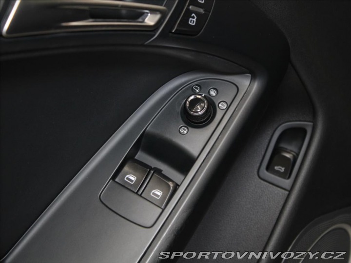 Audi RS5 4,2 V8 331kW B&O 1.ma 2011