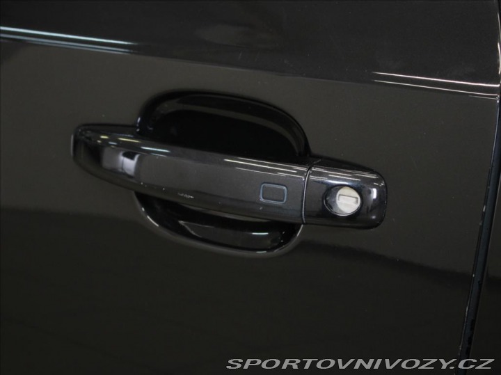 Audi RS5 4,2 V8 331kW B&O 1.ma 2011