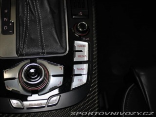 Audi RS5 4,2 V8 331kW B&O 1.ma 2011