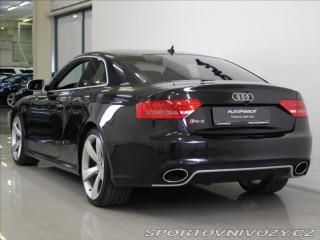 Audi RS5 4,2 V8 331kW B&O 1.ma 2011