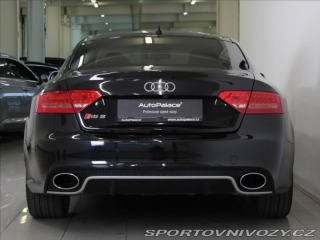 Audi RS5 4,2 V8 331kW B&O 1.ma 2011