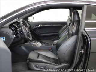 Audi RS5 4,2 V8 331kW B&O 1.ma 2011