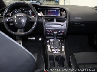 Audi RS5 4,2 V8 331kW B&O 1.ma 2011