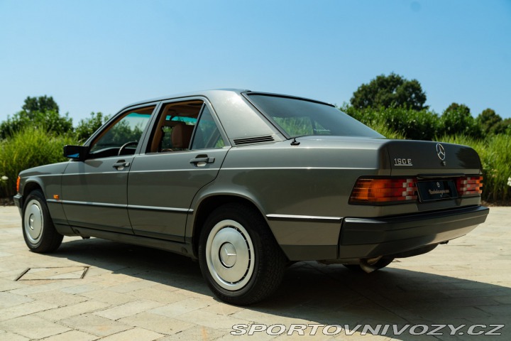 Mercedes-Benz E 190 E 1987