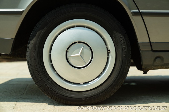 Mercedes-Benz E 190 E 1987