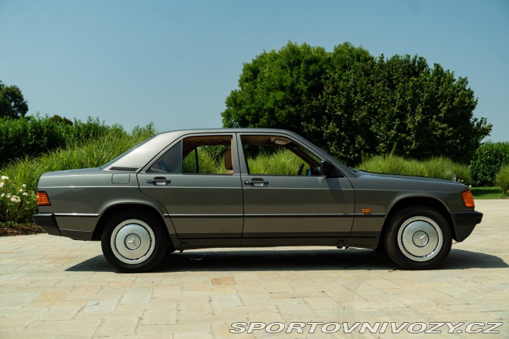 Mercedes-Benz E 190 E 1987