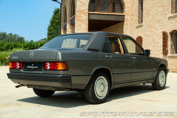 Mercedes-Benz E 190 E 1987