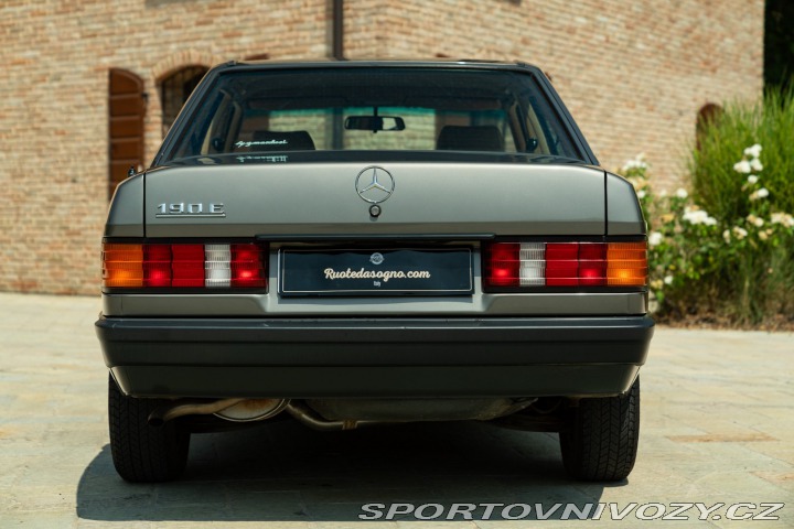 Mercedes-Benz E 190 E 1987