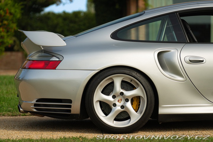 Porsche 911 996 (911) GT2 2002