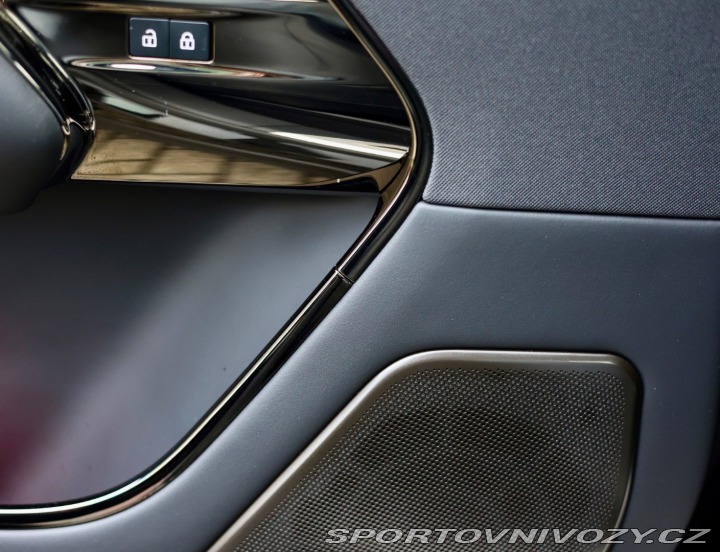 Ostatní značky Ostatní modely Land Rover Range Rover Sport 4.4 V8 P635 MHEV SV Edit 2024