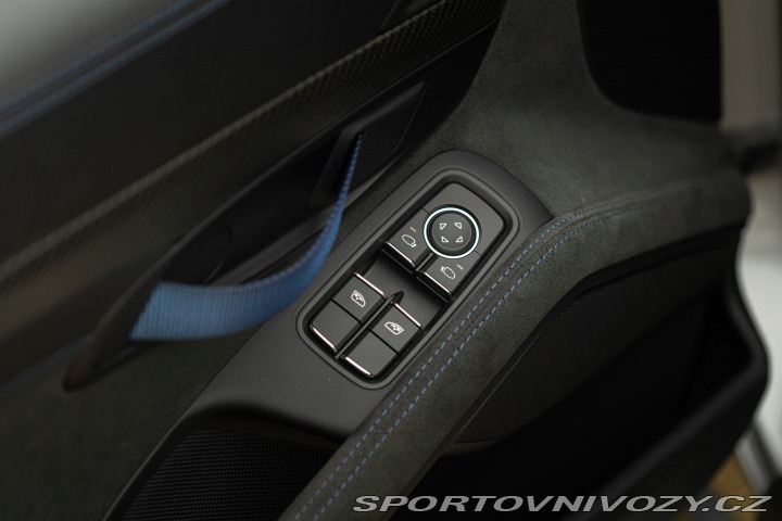 Porsche 718 CAYMAN GT4 RS “weissach” 2024