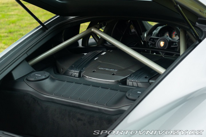 Porsche 718 CAYMAN GT4 RS “weissach” 2024