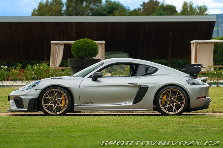 Porsche 718 CAYMAN GT4 RS “weissach” 2024