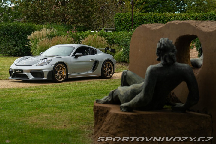 Porsche 718 CAYMAN GT4 RS “weissach” 2024