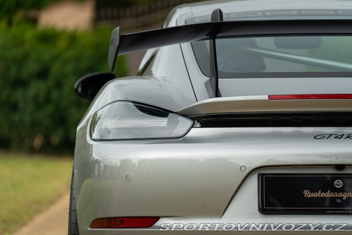 Porsche 718 CAYMAN GT4 RS “weissach” 2024