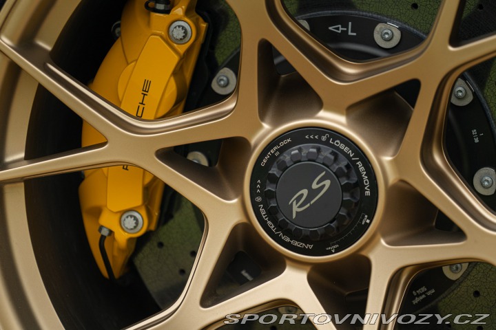 Porsche 718 CAYMAN GT4 RS “weissach” 2024