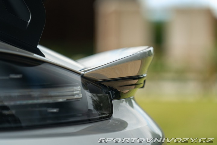 Porsche 718 CAYMAN GT4 RS “weissach” 2024