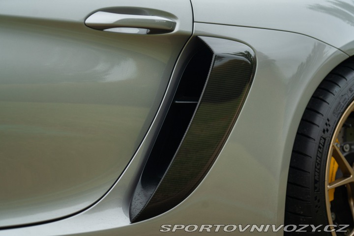 Porsche 718 CAYMAN GT4 RS “weissach” 2024