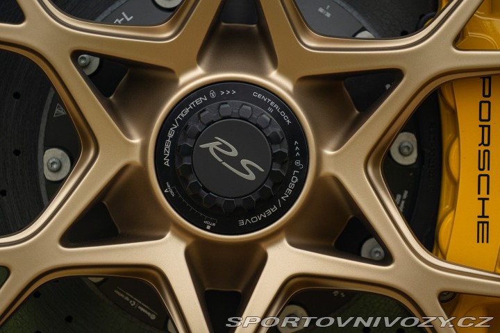 Porsche 718 CAYMAN GT4 RS “weissach” 2024