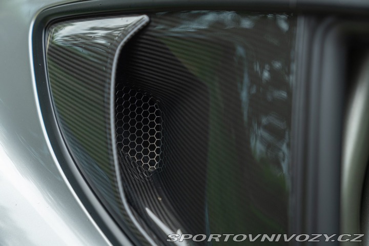 Porsche 718 CAYMAN GT4 RS “weissach” 2024