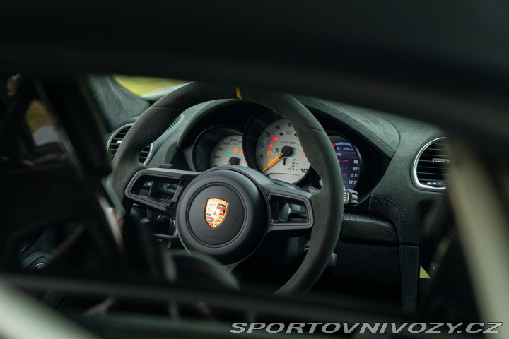 Porsche 718 CAYMAN GT4 RS “weissach” 2024