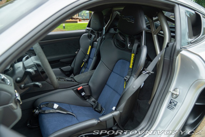 Porsche 718 CAYMAN GT4 RS “weissach” 2024