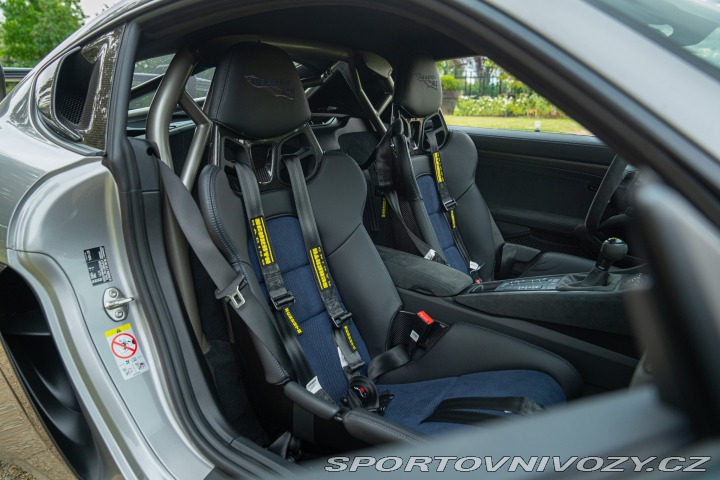 Porsche 718 CAYMAN GT4 RS “weissach” 2024