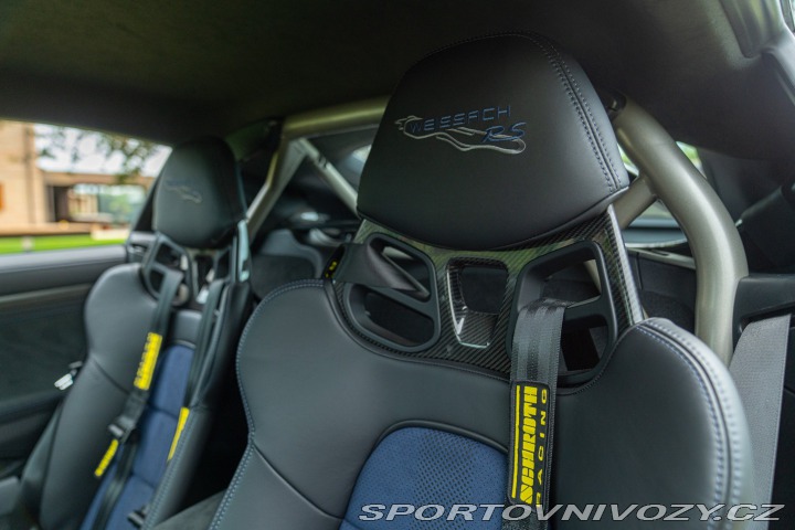 Porsche 718 CAYMAN GT4 RS “weissach” 2024