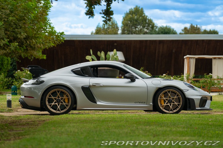 Porsche 718 CAYMAN GT4 RS “weissach” 2024