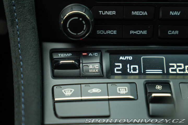 Porsche 718 CAYMAN GT4 RS “weissach” 2024