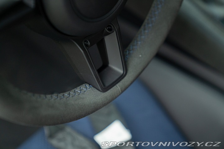 Porsche 718 CAYMAN GT4 RS “weissach” 2024