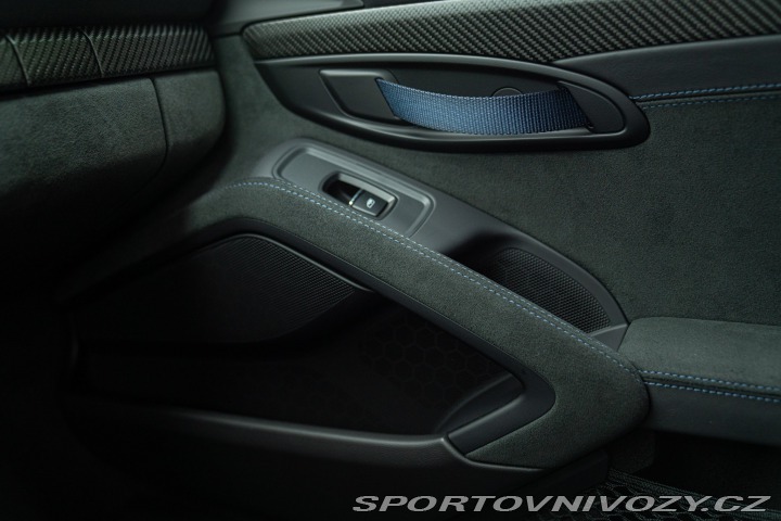 Porsche 718 CAYMAN GT4 RS “weissach” 2024