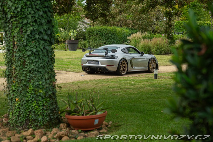 Porsche 718 CAYMAN GT4 RS “weissach” 2024