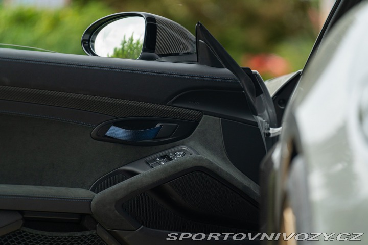 Porsche 718 CAYMAN GT4 RS “weissach” 2024