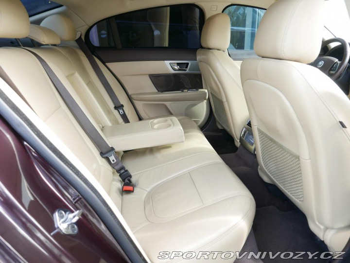 Jaguar XF 3,0 V6 4x4 Premium Automa 2013