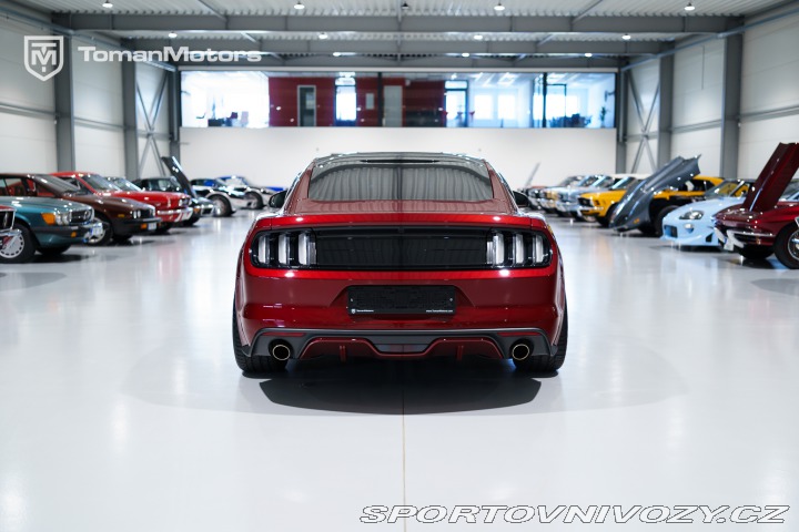 Ford Mustang GT 5.0L V8, Recaro, V ČR 2016