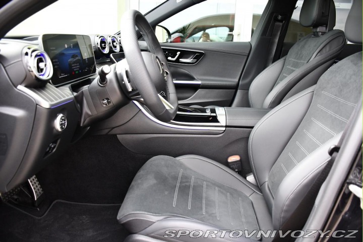 Mercedes-Benz C 400e 4M HYBRID PANO ZÁRUK 2023