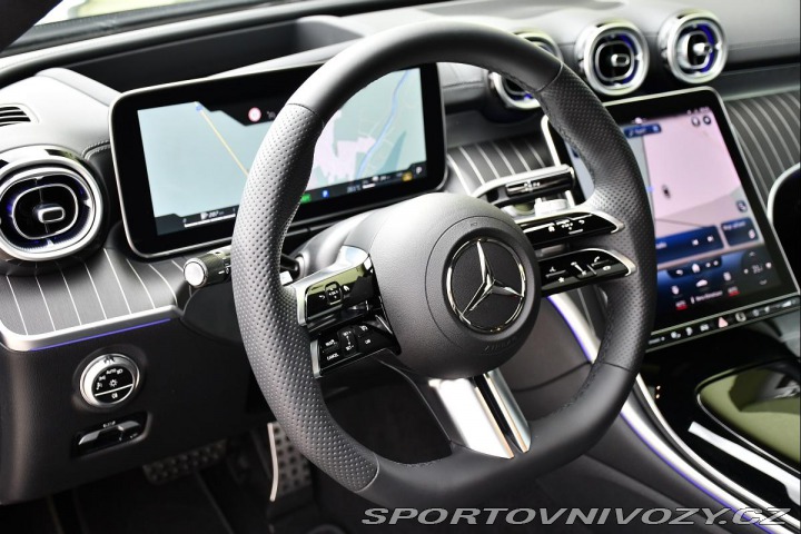 Mercedes-Benz C 400e 4M HYBRID PANO ZÁRUK 2023