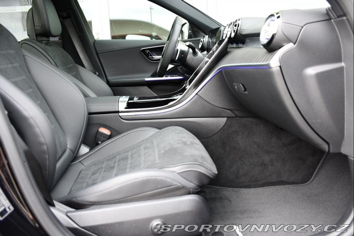 Mercedes-Benz C 400e 4M HYBRID PANO ZÁRUK 2023
